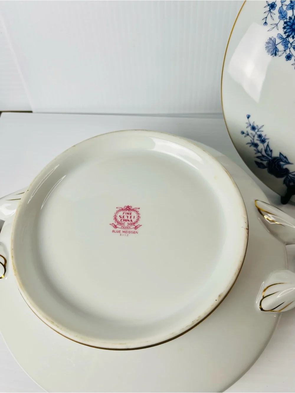 Blue Meissen by Seyei Covered Vegetable Serving Bowl Excellent Condition 5112